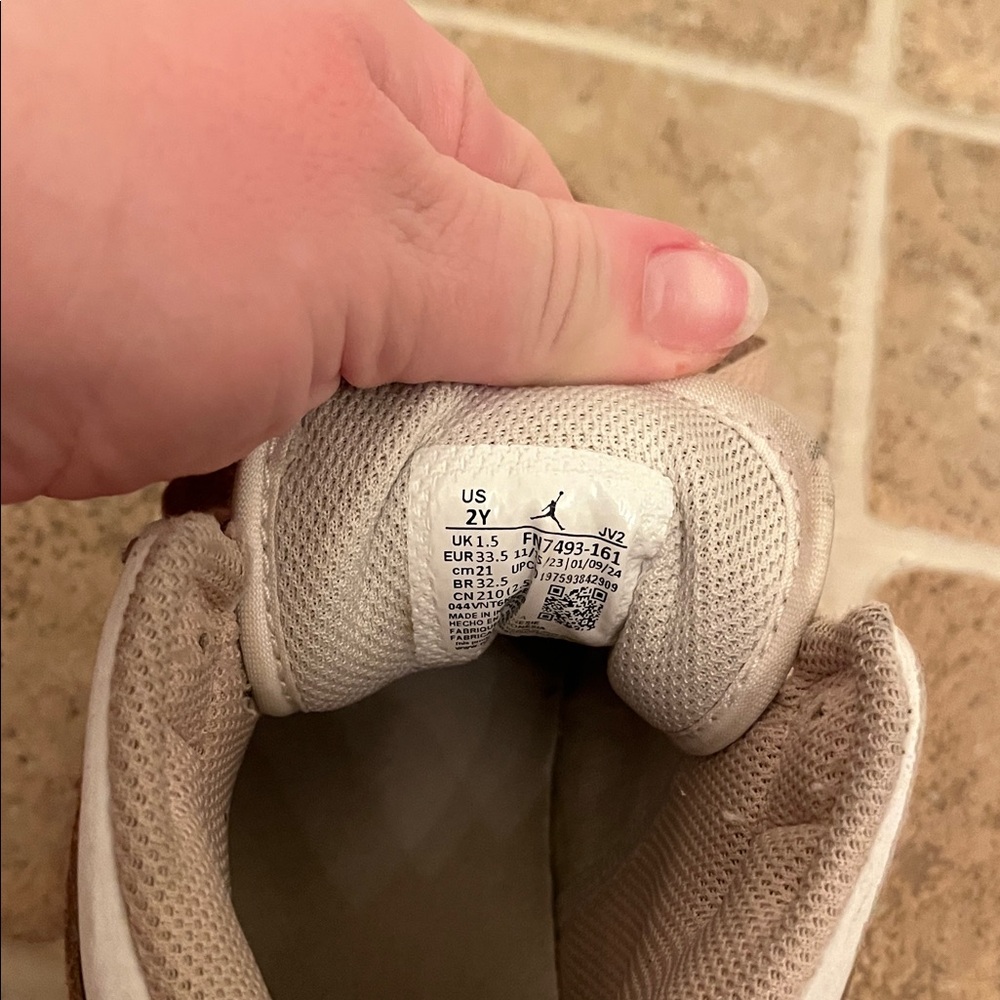 Jordan 1 Mid SE Legend Pink GS Youth 2Y Pink White Sneakers - Picture 7 of 10